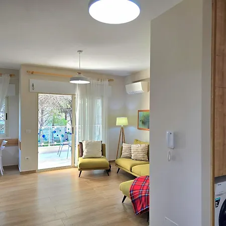 Sunny 145 Apartment